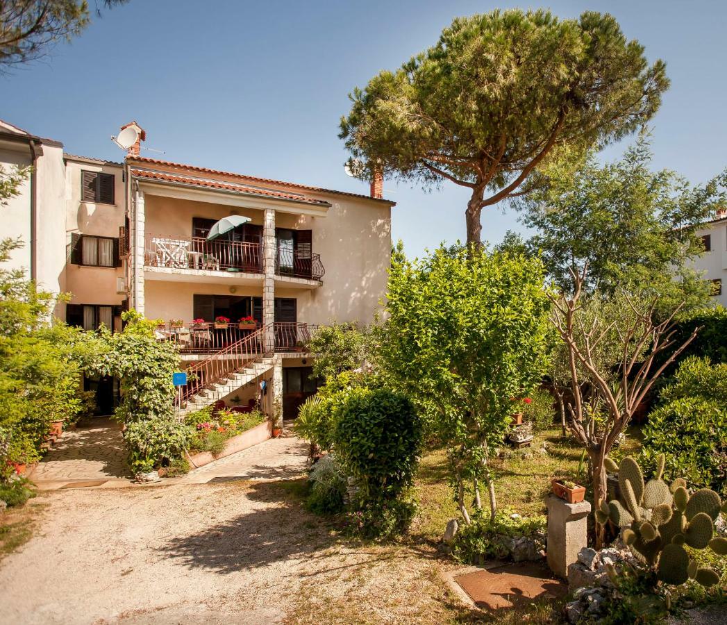 Apartment Regina Rovinj Exterior photo